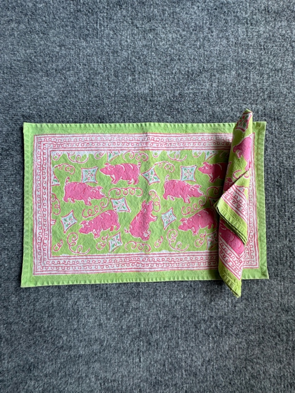 POMEGRANATE Green Pink Pig Cotton Placemats and Napkins Set of 5 each